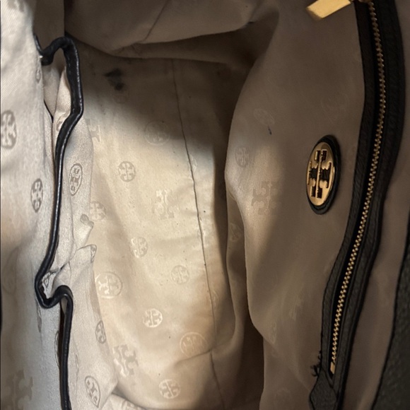 TORY BURCH AMANDA SHOULDER BAG - Picture 8 of 9